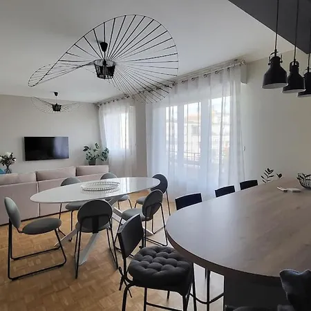 Spacieux Et Moderne Apartment